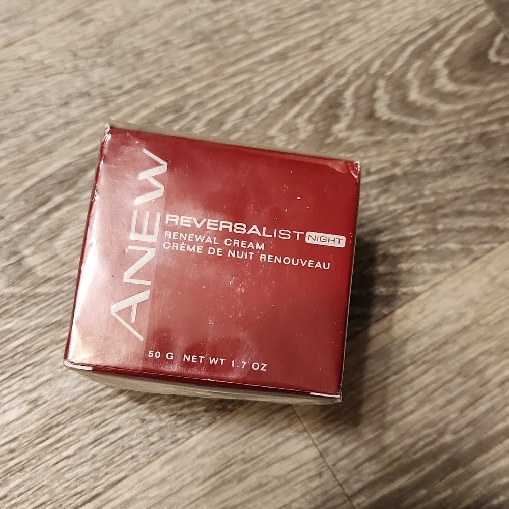 NIP Avon Reversalist Night Renewal Cream
